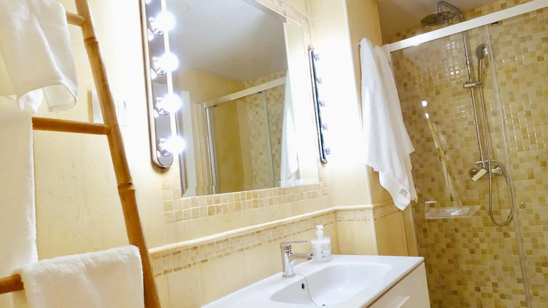 Large Appartement With Great Views Malaga Apartment