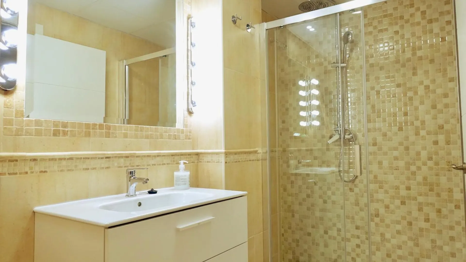 Apartment Large Appartement With Great Views Malaga